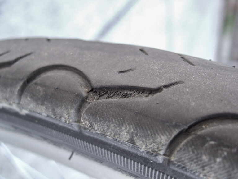 10 Signs of Bad Shocks and Struts