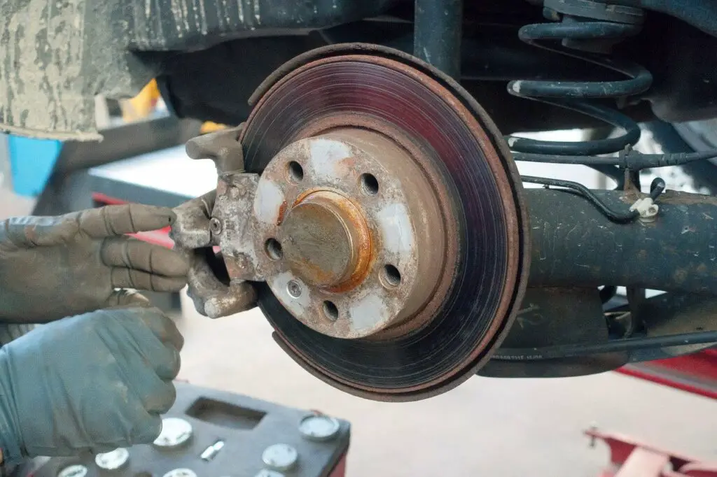 2. Rust pits on the brake rotors