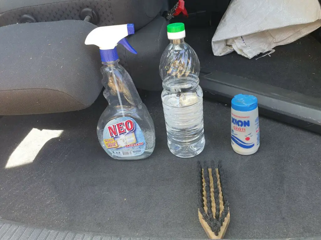 How to Get Bleach Smell Out of the Car