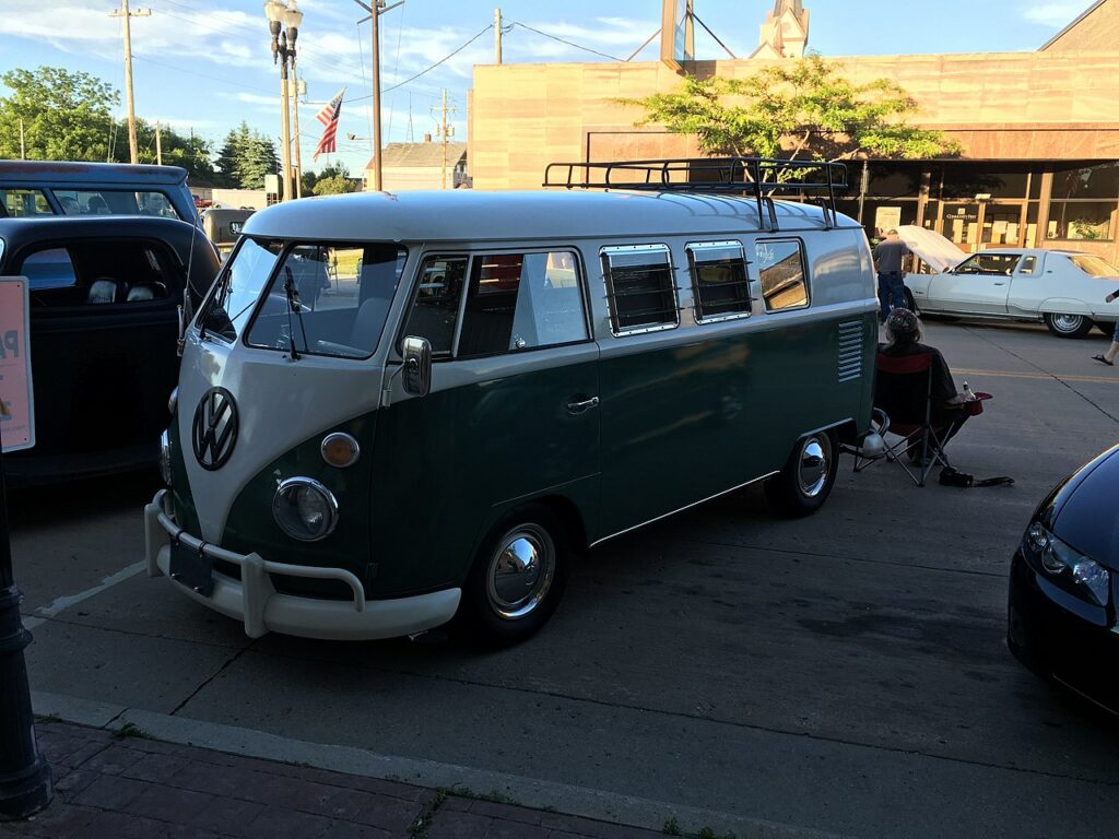 50+ Cool Van Names