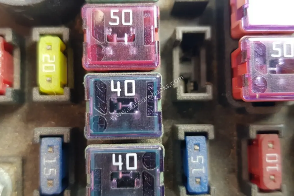 What Does a Blown 50 Amp Fuse Look Like (With Pictures)