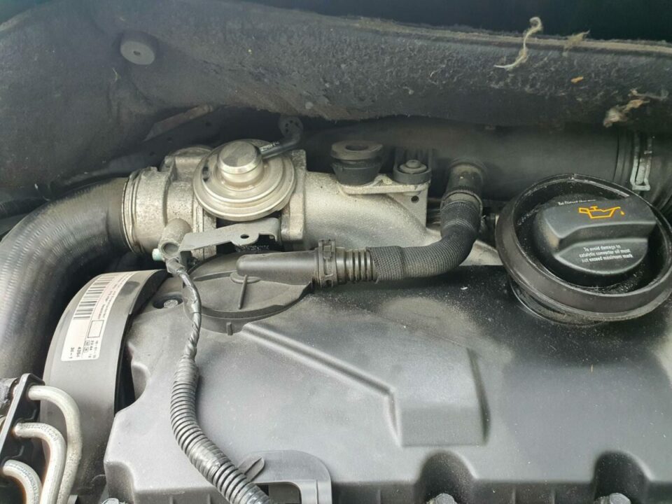 Can You Clean Your Car Engine With WD40