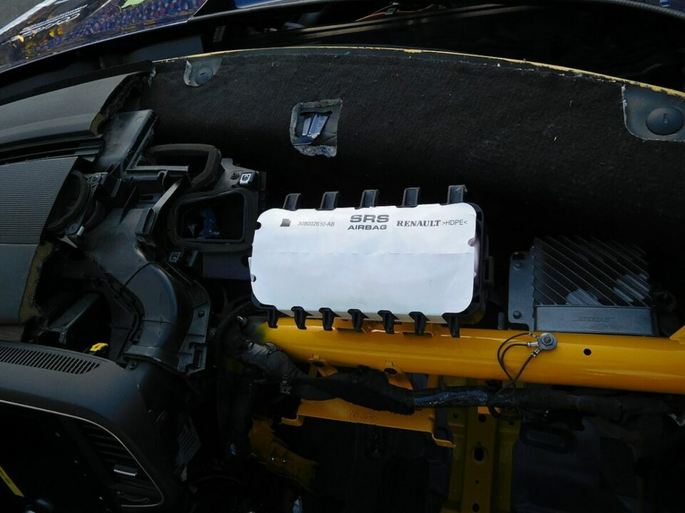 6 Reasons Why Your Airbag Warning Light Is On